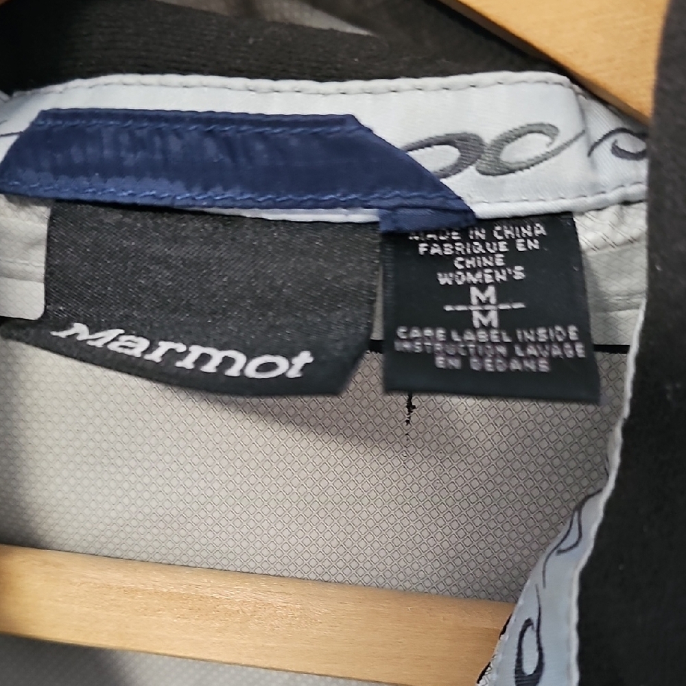 Marmot Black Hooded Jacket - Picture 2 of 4